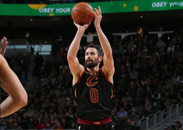 他果断将球 他果断将球