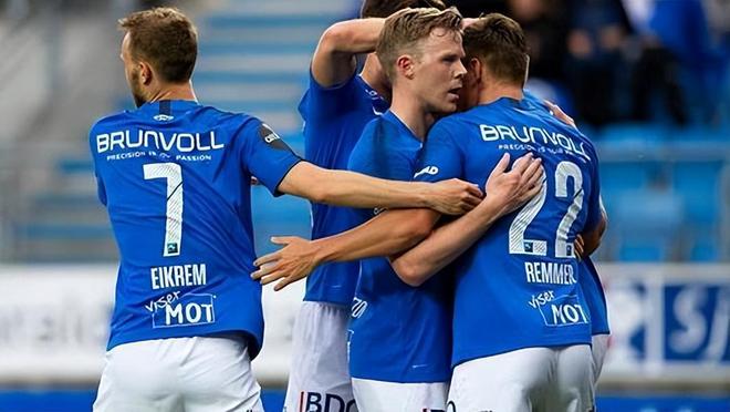 评论根植于 评论根植于